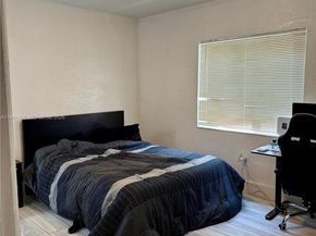 1085 NW 48th St, Miami FL 33127