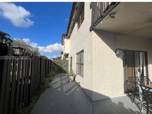 Undisclosed Address #A11859859, Miami FL 33185