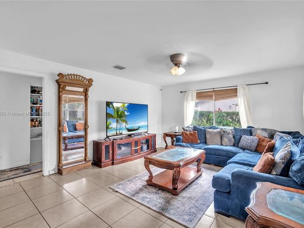 515 NE 11th St, Fort Lauderdale FL 33304