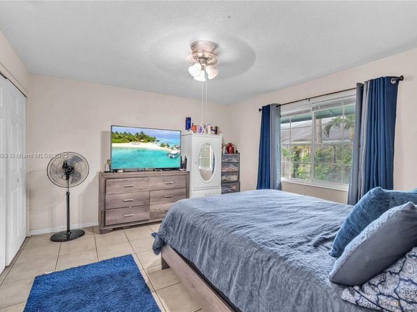 515 NE 11th St, Fort Lauderdale FL 33304