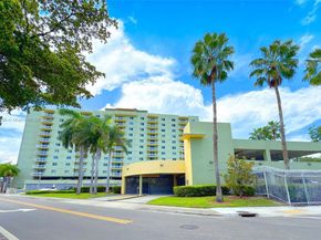 816 NW 11th St 905, Miami FL 33136