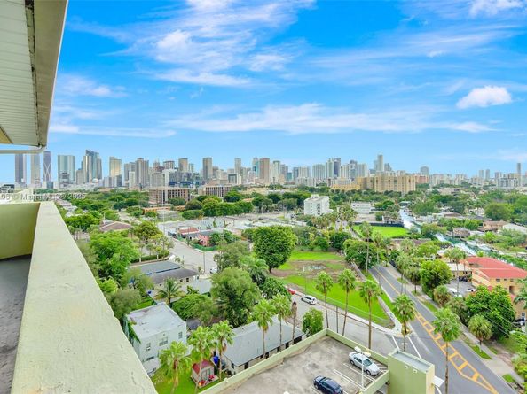 816 NW 11th St 905, Miami FL 33136