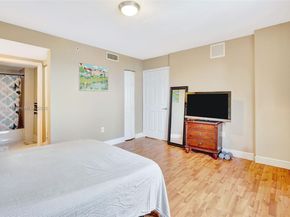 816 NW 11th St 905, Miami FL 33136