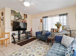 11 NE 204th St 1, Miami Gardens FL 33179