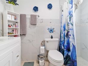 11 NE 204th St 1, Miami Gardens FL 33179