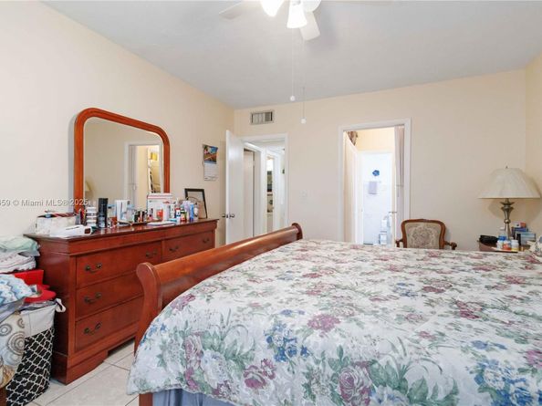 11 NE 204th St 1, Miami Gardens FL 33179