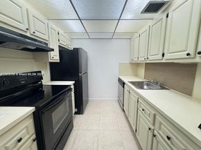 300 SW 134th Way 107E, Pembroke Pines FL 33027