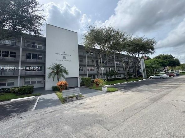 300 SW 134th Way 107E, Pembroke Pines FL 33027