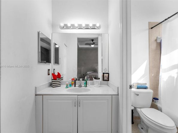 1025 NE 42nd Ter, Homestead FL 33033