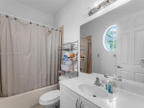 1025 NE 42nd Ter, Homestead FL 33033