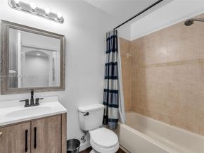 1025 NE 42nd Ter, Homestead FL 33033