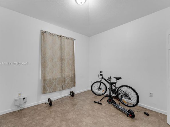 1025 NE 42nd Ter, Homestead FL 33033