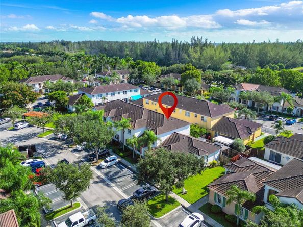 1025 NE 42nd Ter, Homestead FL 33033