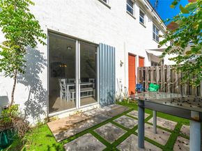 1025 NE 42nd Ter, Homestead FL 33033