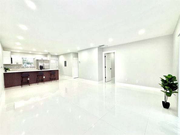 11240 SW 33rd Cir Pl, Miami FL 33165