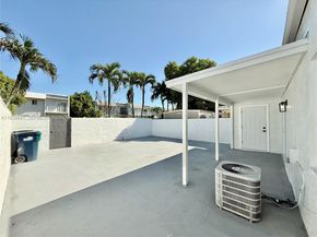 11240 SW 33rd Cir Pl, Miami FL 33165
