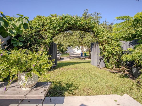 10605 SW 132nd Ct, Miami FL 33186