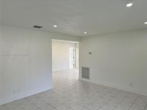 2400 N 57th Way, Hollywood FL 33021