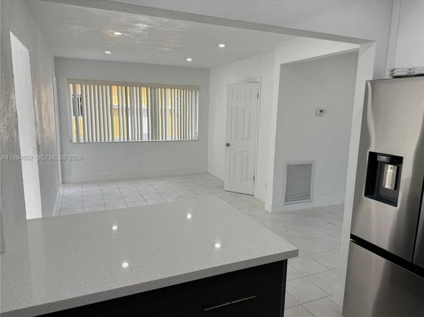 2400 N 57th Way, Hollywood FL 33021