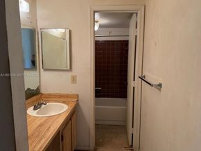 465 NW 210th St 103, Miami Gardens FL 33169