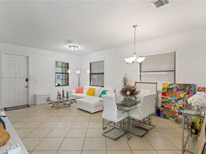 878 NE 191st St, Miami FL 33179