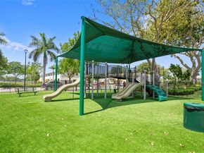 878 NE 191st St, Miami FL 33179