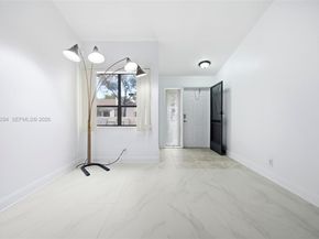 7924 NW 10th St, Plantation FL 33322