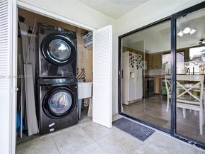 7924 NW 10th St, Plantation FL 33322