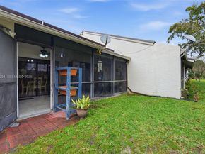 7924 NW 10th St, Plantation FL 33322