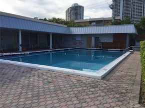 3551 NE 169th St 306, North Miami Beach FL 33160