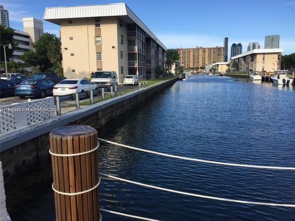 3551 NE 169th St 306, North Miami Beach FL 33160