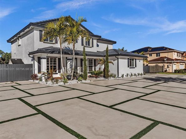 22690 SW 127th Ct, Miami FL 33170