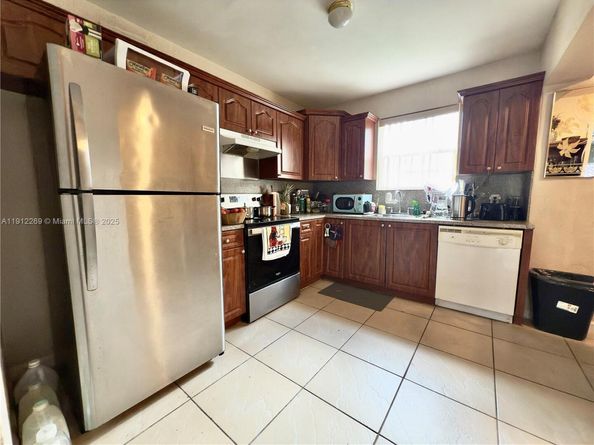 6137 Garfield St, Hollywood FL 33024