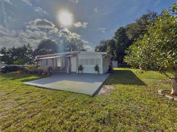 6137 Garfield St, Hollywood FL 33024
