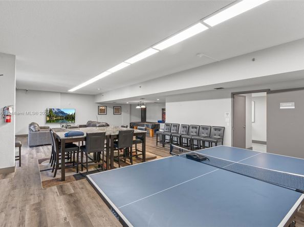 16565 NE 26th Ave 6C, North Miami Beach FL 33160