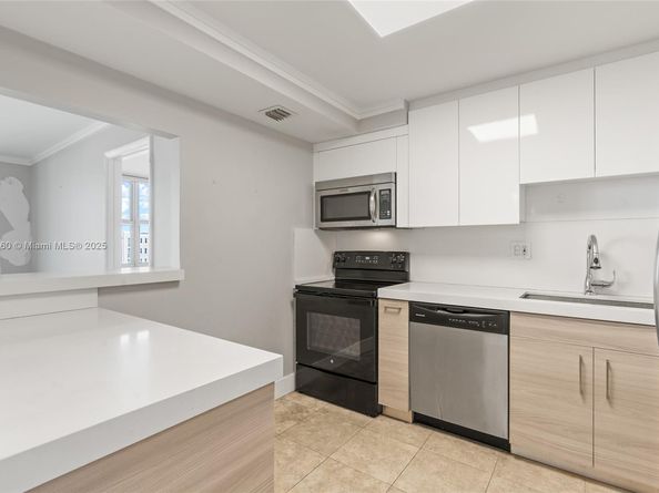 16565 NE 26th Ave 6C, North Miami Beach FL 33160