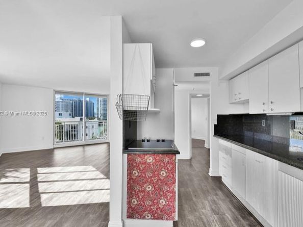 1688 West Ave 602, Miami Beach FL 33139