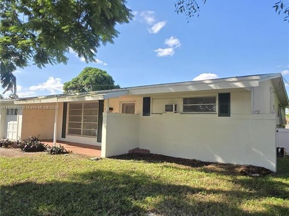 6737 Arbor Dr, Miramar FL 33023