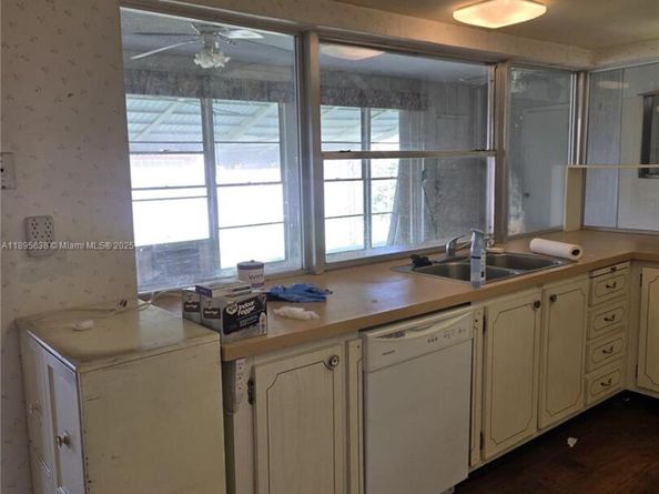 6737 Arbor Dr, Miramar FL 33023
