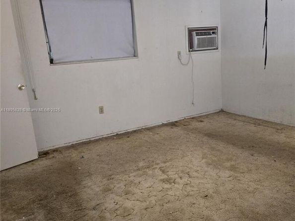6737 Arbor Dr, Miramar FL 33023