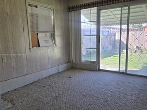 6737 Arbor Dr, Miramar FL 33023