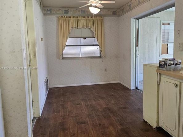 6737 Arbor Dr, Miramar FL 33023