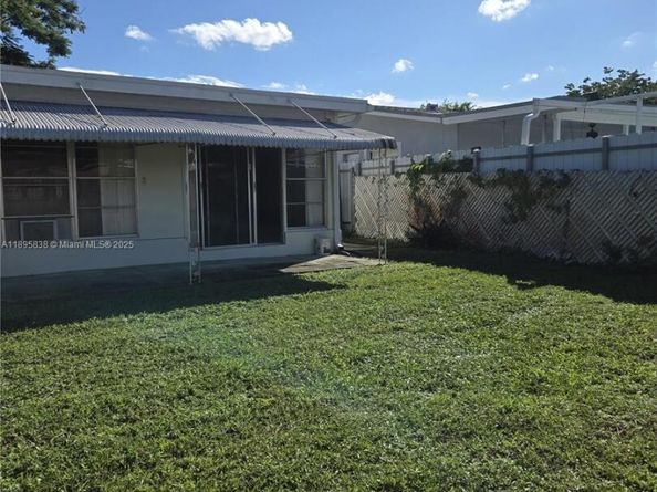 6737 Arbor Dr, Miramar FL 33023