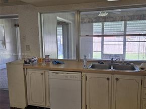 6737 Arbor Dr, Miramar FL 33023