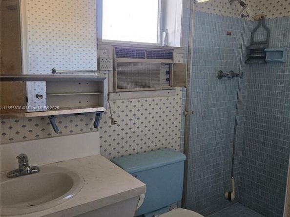 6737 Arbor Dr, Miramar FL 33023