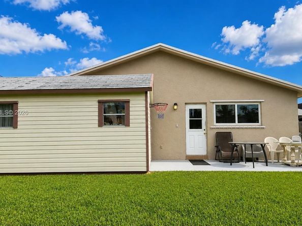 2623 Harding St, Hollywood FL 33020