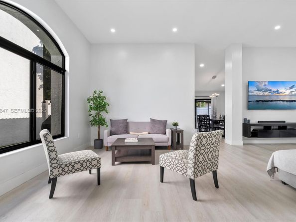 13230 NW 11th Ter, Miami FL 33182