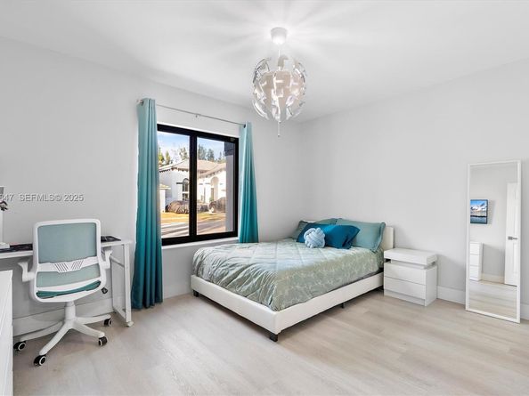 13230 NW 11th Ter, Miami FL 33182