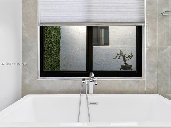 13230 NW 11th Ter, Miami FL 33182