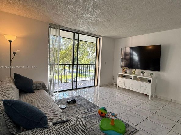 8420 SW 133rd Ave Rd 317, Miami FL 33183